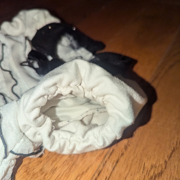 Baby / Toddler size 24M Newberry White and Black Ruffle Dress - Picture 4 of 10